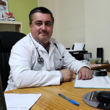 El Dr. Guillermo Ortega recibe a pacientes del IPSP en jornada sabatina